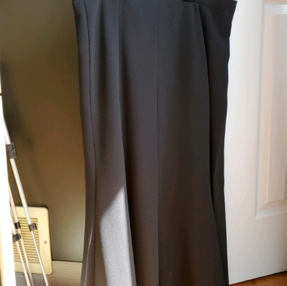 Black skirt - Picture 3 of 4